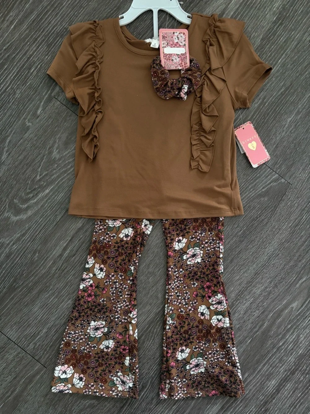 Girls Brown Ruffle Top with Floral Bell Bottoms Set Size 5 - Picture 2 of 5